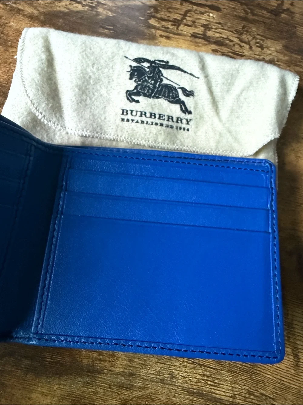 Burberry classic bifold
